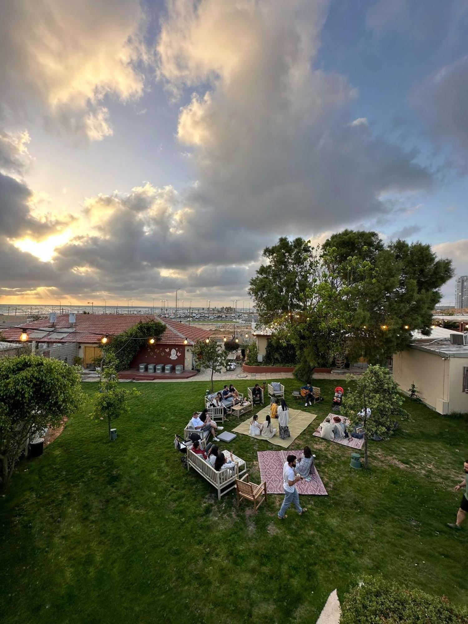 Hotel Alaya Poleg à Netanya Extérieur photo